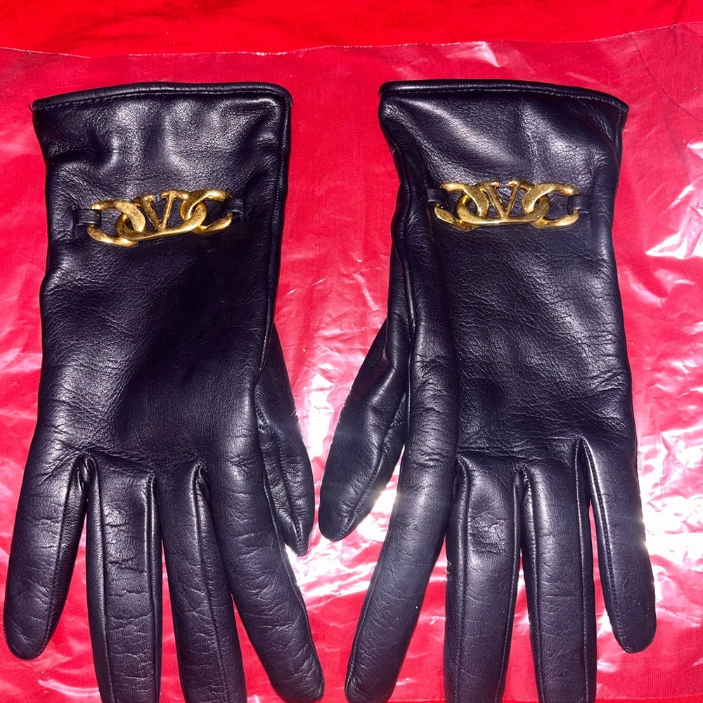 Valentino Garavani Black Leather Gloves with Gold Logo